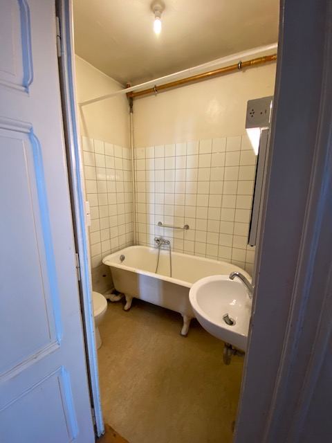 Salle de bain avant rénovation, quatrième chantier